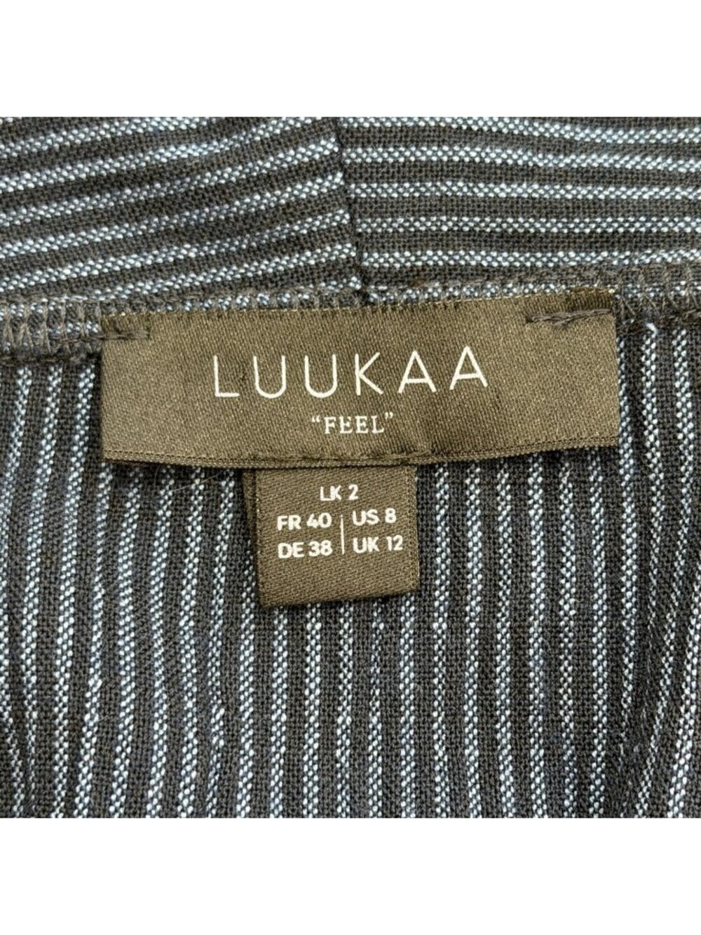 Luukaa Womens US Size 8 Sleeveless Top Button-Up Asymmetrical Artsy Navy Stripe - Picture 4 of 8